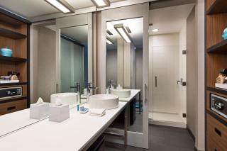 Aloft by Marriott Seattle Sea-Tac Airport - 4