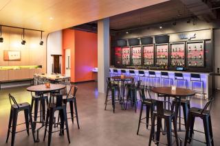 Aloft by Marriott Seattle Sea-Tac Airport - 2