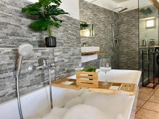 Alpenloft - Freistehende Badewanne & Berggefühl - 6