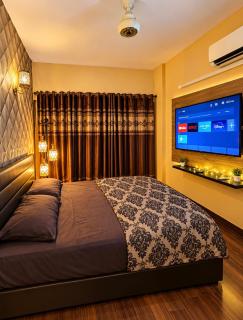 Furnished Penthouse-Style 1BR Stay With Balcony - 0