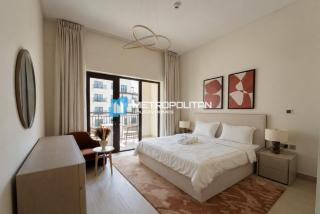 Golf and Sea View 2BR with Balcony,Yas Island - 1