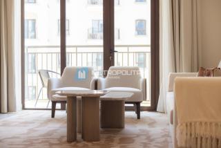 Golf and Sea View 2BR with Balcony,Yas Island - 9