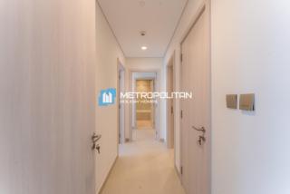 Golf and Sea View 2BR with Balcony,Yas Island - 3