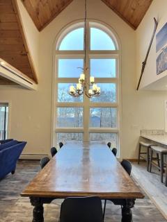 BruinsDen- Fooseball, Hot Tub, Mountain Views - 3