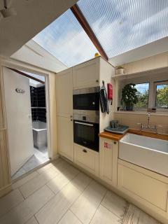 Hood Cottage - 4