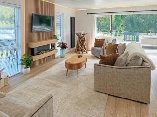 16 At The Sanctuary - Uk52286 - 6