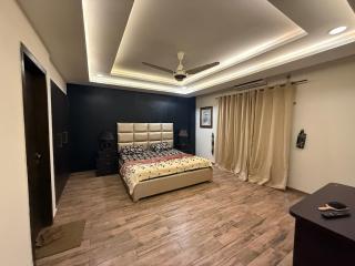 Serene Retreat with Skyline Views Bahria Heights 1 - 9