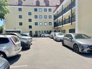 Prime location lake view maisonette - 5