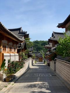 Seoul Hanok Accommodation-North Korea Mountain View, Vintage Furniture, Stylish Design, Emotional Accommodation, After Work Trip, Eupyeong Hanok Village - 8