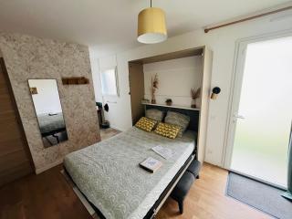 Chambre équipée kitchenette SDB et indépendante proche puy dufou A87 - 6