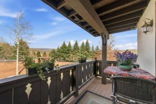 Cozy Swiss Chalet-Midway Retreat-Hot Tub-Gym - 9