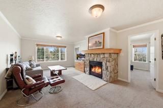Cozy Swiss Chalet-Midway Retreat-Hot Tub-Gym - 7