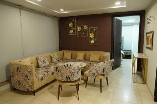 Spacious 1BR Apartment Near DHA & Lahore Airport - 0