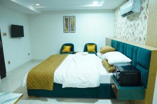 Spacious 1BR Apartment Near DHA & Lahore Airport - 7
