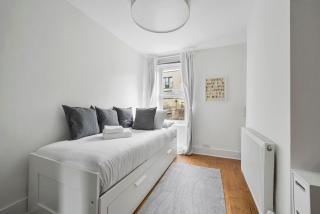4 Bed Luxe in Clapham London AC - 3
