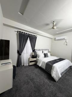 luxe inn - 9