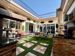 Executive Spanish House 3BR 1 Kanal Family Stay - 6