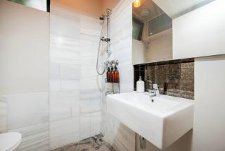 Cosy Outhouse in Clapham - 1