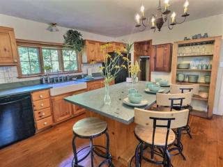 CountryBear -Game Room, Hot Tub, Fireplace - 9