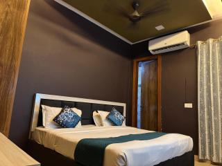 Hotel uday palace - 1