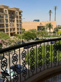 Modern 2BR Apartment next to Avenue Mall, Al Rehab - 3