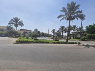 Modern 2BR Apartment next to Avenue Mall, Al Rehab - 1