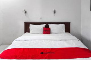 RedDoorz at Penginapan Fergael - 6