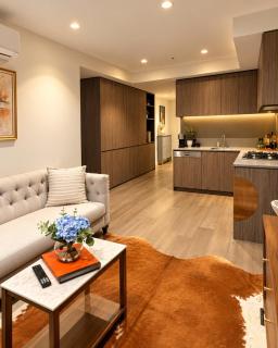Koala Stay Luxury CBD Retreat with Skyline Views - 6