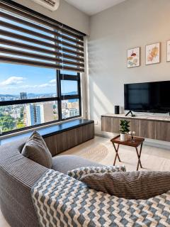 Urban Stay Suites 2BR Level 19 City and Partial Sea View - 8