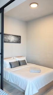 Urban Stay Suites 2BR Level 19 City and Partial Sea View - 3