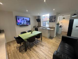 Derby Central Suites & Rooms - 0