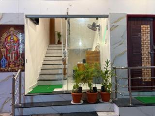 Temple Walk Inn , 50m from Temple -No onsite parking - 4