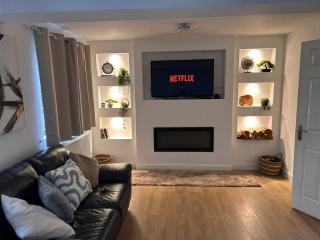 Lakeside 3 bed , QMC ,UNI sleeps 5 - 0