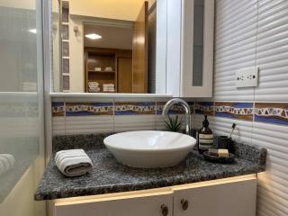 Spacious in Los Palos Grandes, Parking, AC - 2