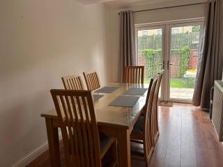 Lakeside 3 bed , QMC ,UNI sleeps 5 - 2