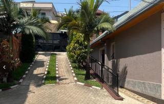 Chez Muhizi - 7
