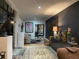 The Orca, Bryanston Entire 4 Bed House - 7
