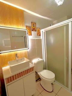 Cozy & Relaxing Stay at Royal Oceancrest Mactan - 4