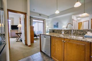 Top Floor condo with Stunning Views - 6
