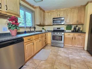 BearVaria - Hot Tub, Fireplace, Close to Trails! - 6