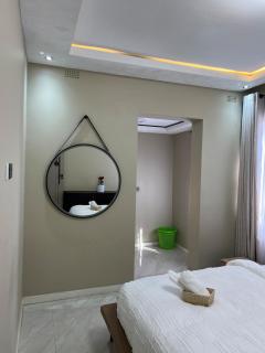 Enjoy a comfortable stay in our Lavish home - 6