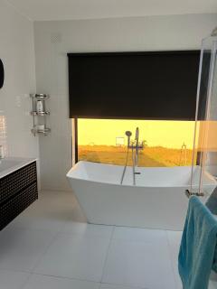 Enjoy a comfortable stay in our Lavish home - 5