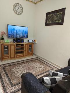 Orchid Homestay, 4 bedroom, spacious, 5 minutes to Menara Condong - 6