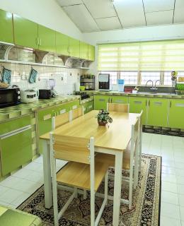 Orchid Homestay, 4 bedroom, spacious, 5 minutes to Menara Condong - 5