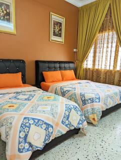 Orchid Homestay, 4 bedroom, spacious, 5 minutes to Menara Condong - 3