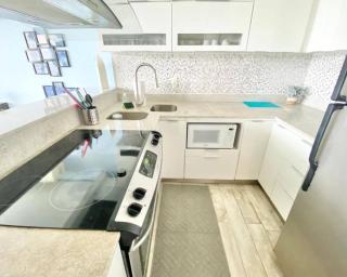 Brisa for 2 BEAUTIFUL OCEAN VIEW Balcony Beach Pool Parking CONDADO - 4