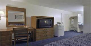 Travelodge by Wyndham Cape Cod Area - West Dennis - 9