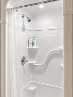 Brand-New Modern Private Unit - 2
