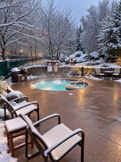 Cozy Studio Resort Stay Mountain Creek Pool Hiking - 4