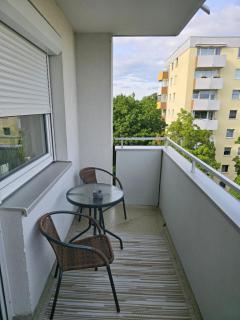 Zentrumsnahe 2-Zimmer FeWO mit Balkon, Tiefgarage, Nahe ÖPNV für 4 Personen - 2